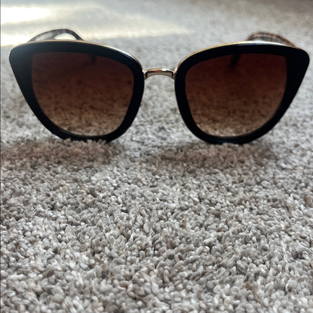 Cute Unbranded Gold Trimmed Leopard Print Cat Eye Sunglasses 100% UV Protection